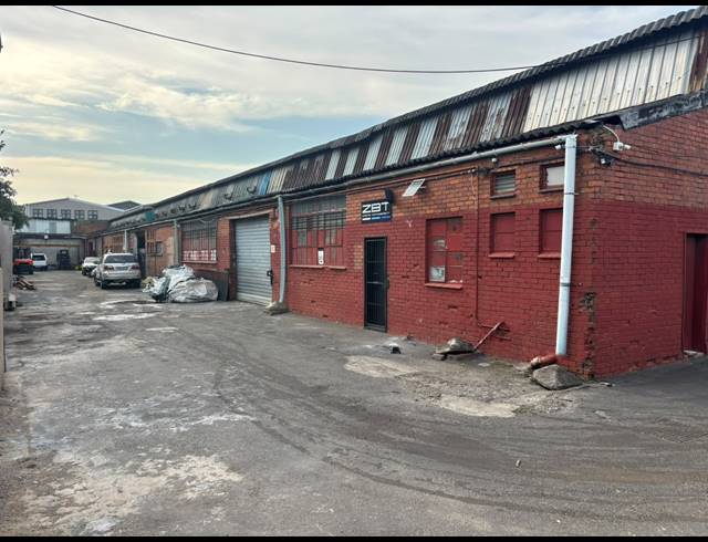 8,000M² MINI FACTORY FOR SALE IN ISIPINGO RAIL
